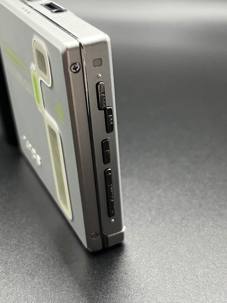 SONY MZ-E77 Silver MiniDisc MD Walkman Player - Working
