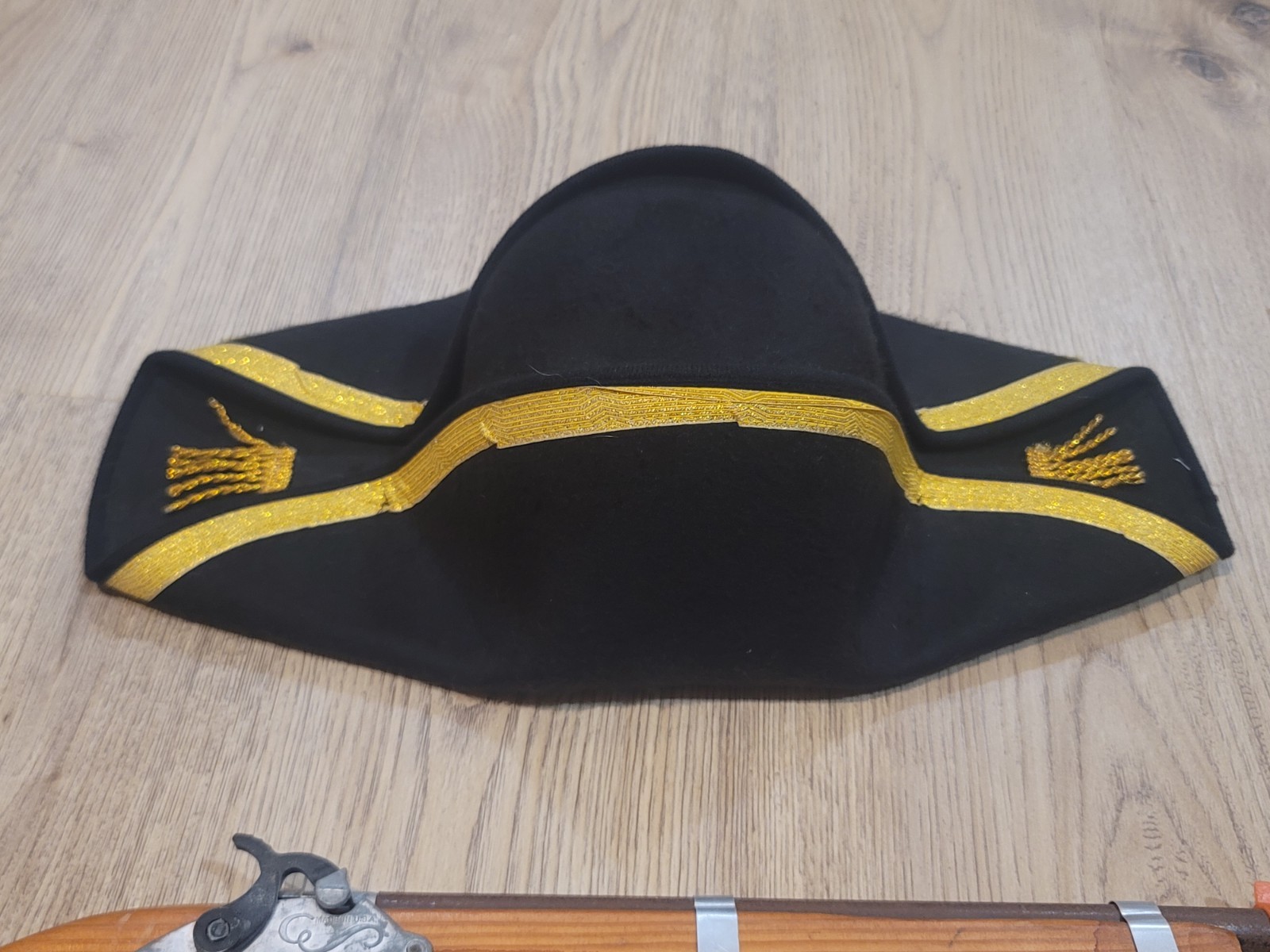 Vintage Parris Flintlock Style Cap Guns Toy Pistol Savannah TN w/ Napoleon Hat