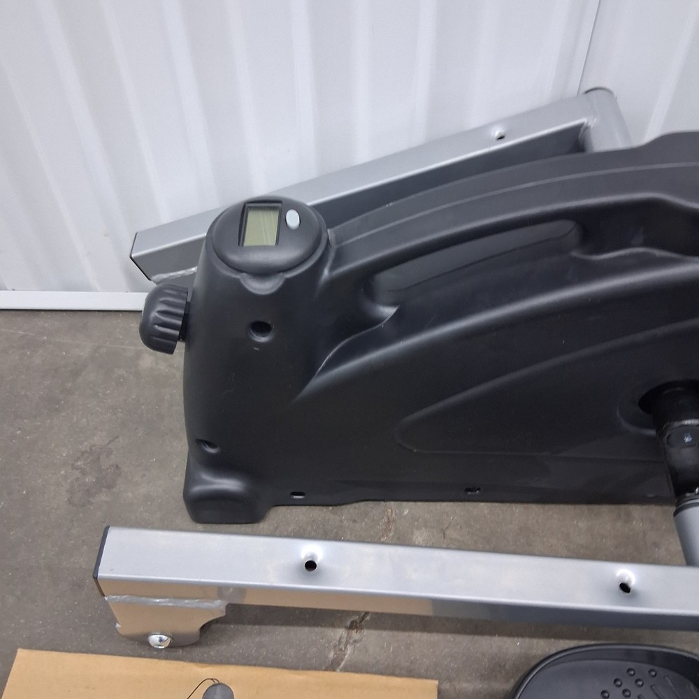 Stamina InMotion E3000 Compact Elliptical Exerciser Machine w/ Bands NEW **READ!