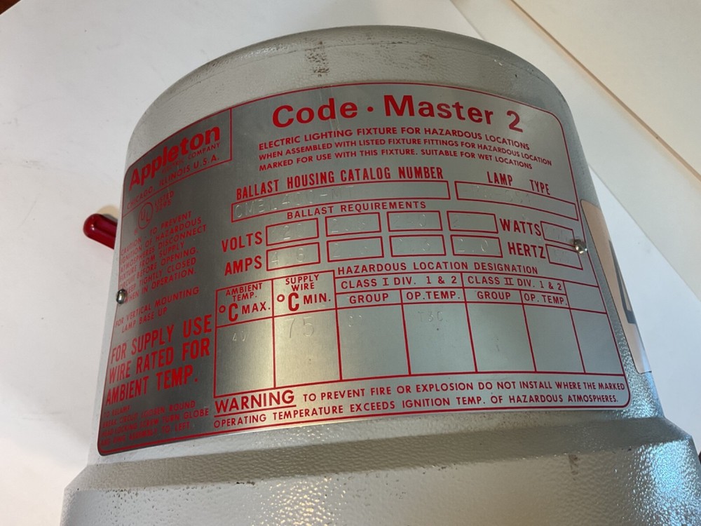 Appleton Code Master 2 Hazardous Location Light Fixture CMBL400-MT 400W Multi V