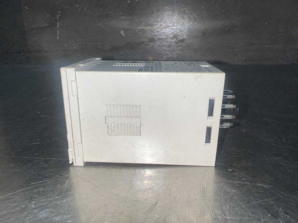 Omron H8CA-SAL Counter/Timer. Used Surplus
