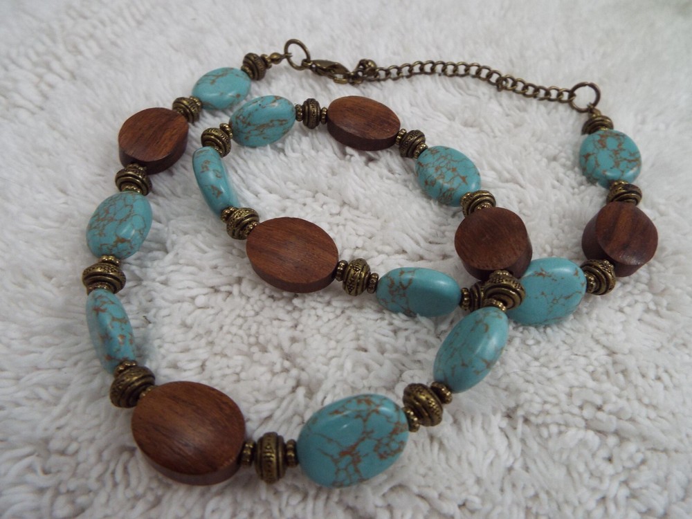 Brown Blue Bead Necklace (K20)