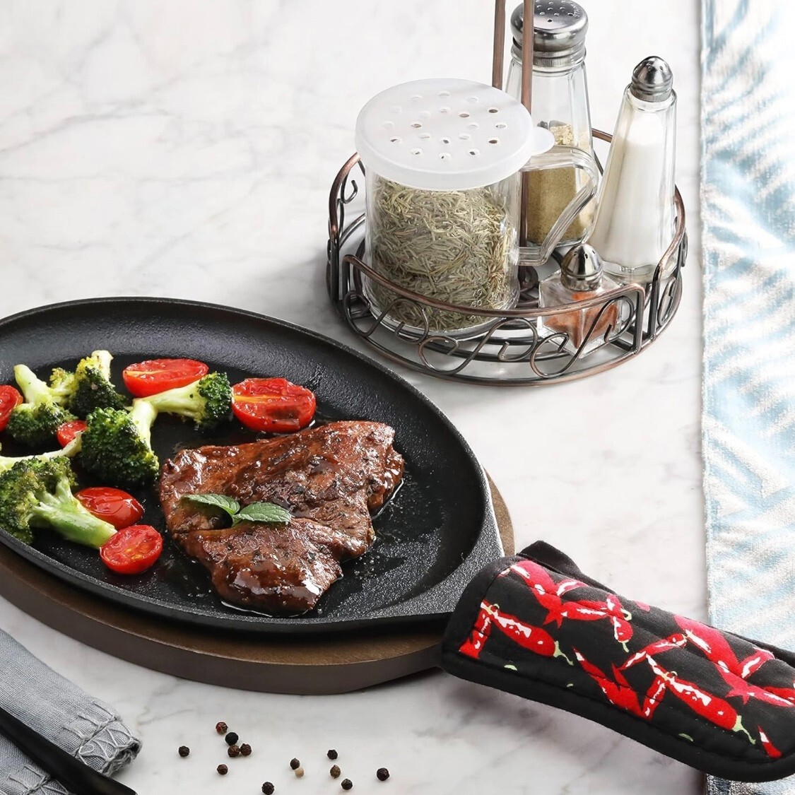 Plastic Shaker with 3 Snap-on Lid, Seasoning Sugar Spice Pepper Shaker, 10 OZ