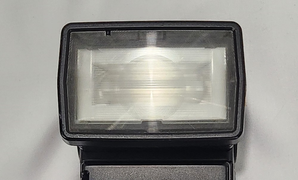 Minolta Maxxum 4000 AF Flash - UNTESTED Missing Battery Cover