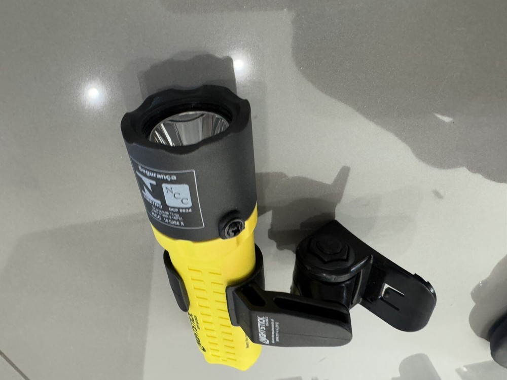 Nightstick Intrinsically Safe Led Light And Multi-Angle Mount