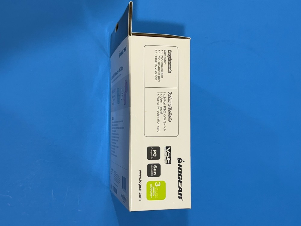 IOGEAR 2-Port KVM switch PS/2 Model: GCS62 - Never Used