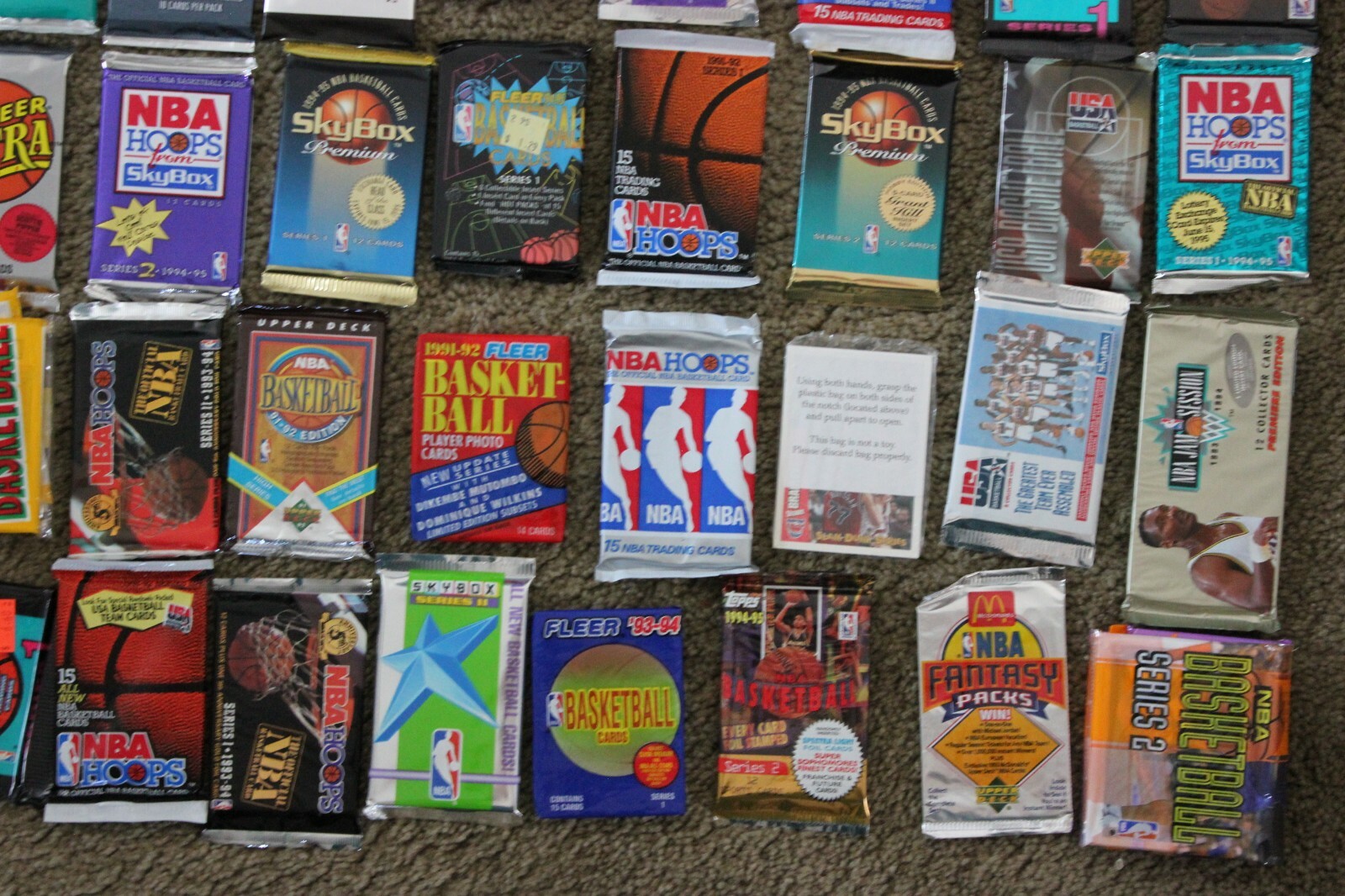 ESTATE SALE - Lot of Old Vintage BASKETBALL Cards in Unopened Packs
