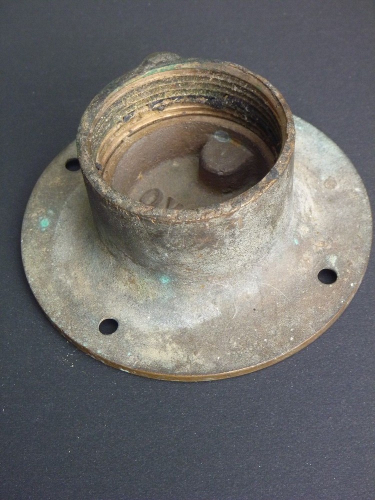 PERKO BRASS 1 ½” FLANGE VINTAGE FITTING BRONZE 31/2" BASE