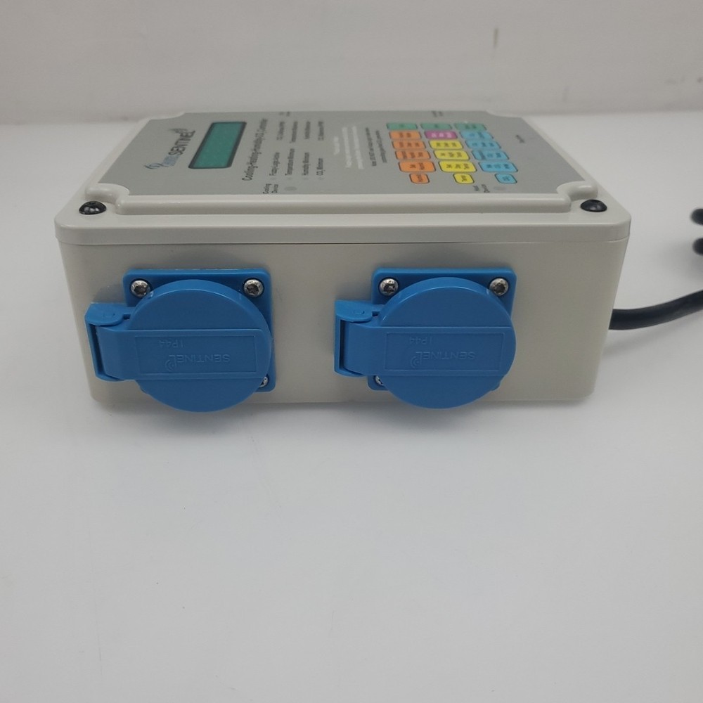Sentinel CHHC-4PNSR-A Cooling-Heating-Humidity-CO2 Controller - Powers ON