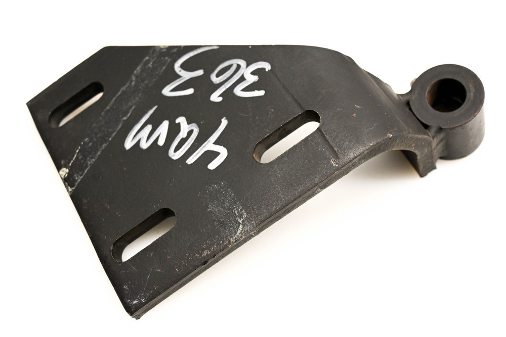 Mack 4QM363 Hinge Bracket NOS