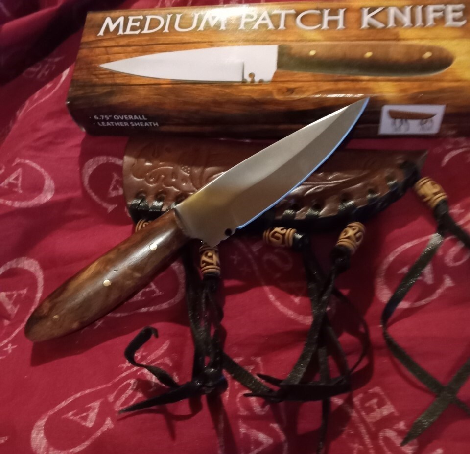 Medium Hunter Patch Knife Wood Handle and Leather Sheath