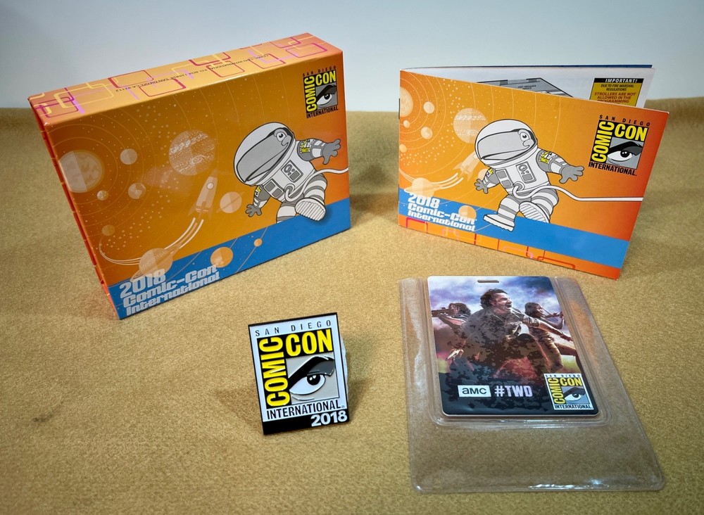 2018 SDCC COMIC-CON Box, Badge & Comic-Con “Eye” Pin, Walking Dead