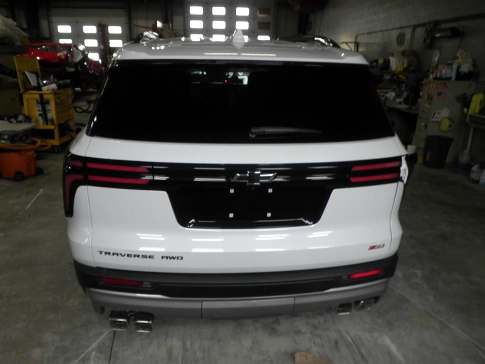 2026 Traverse Z71 Upper Air Shutter