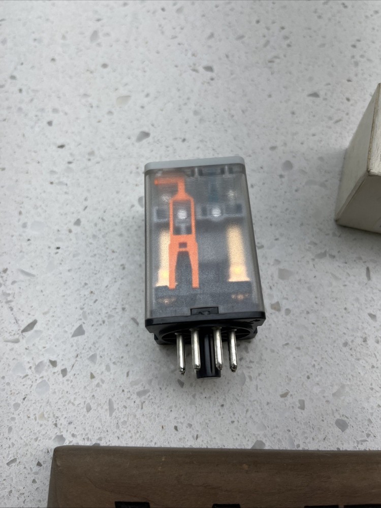 D3RF2R1 Eaton DPDT Octal Relay Full Feature