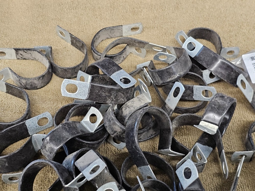 50 Wire Cable Pipe Loop Hose Clamp Split Ring Support Strap Hanger 1-1/2 1.5 3/4