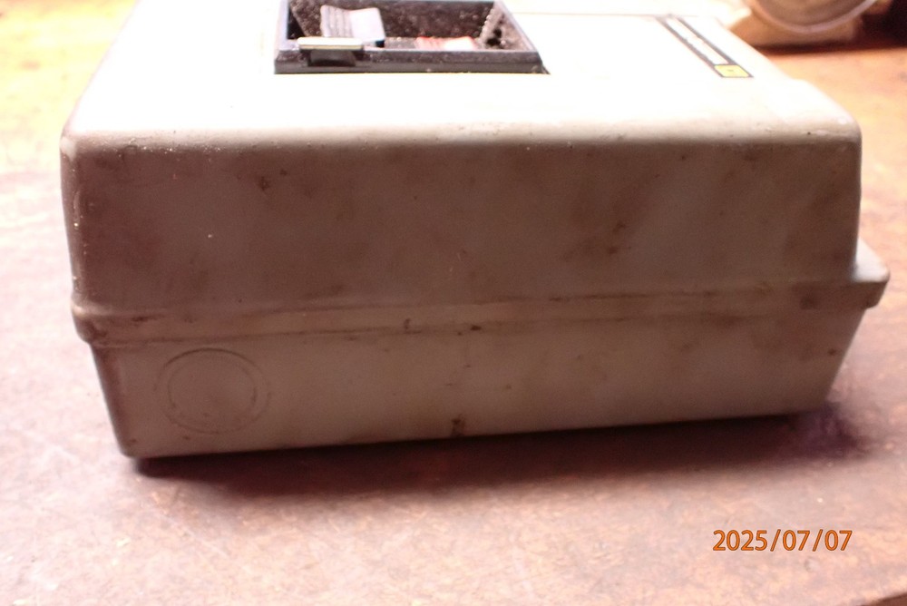 SQUARE D MANUAL STARTER SWITCH 1 PHASE PUSH BUTTON FOR MACHINES