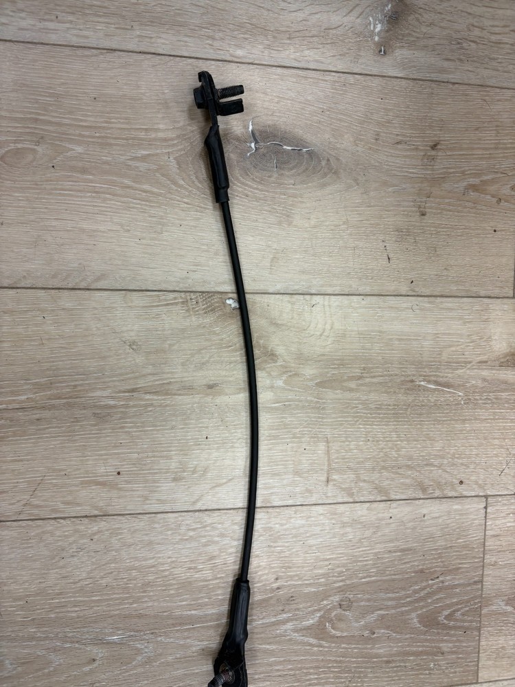 Chevy 2500 2020-2025 OEM Tailgate Support Cable Right 84699389