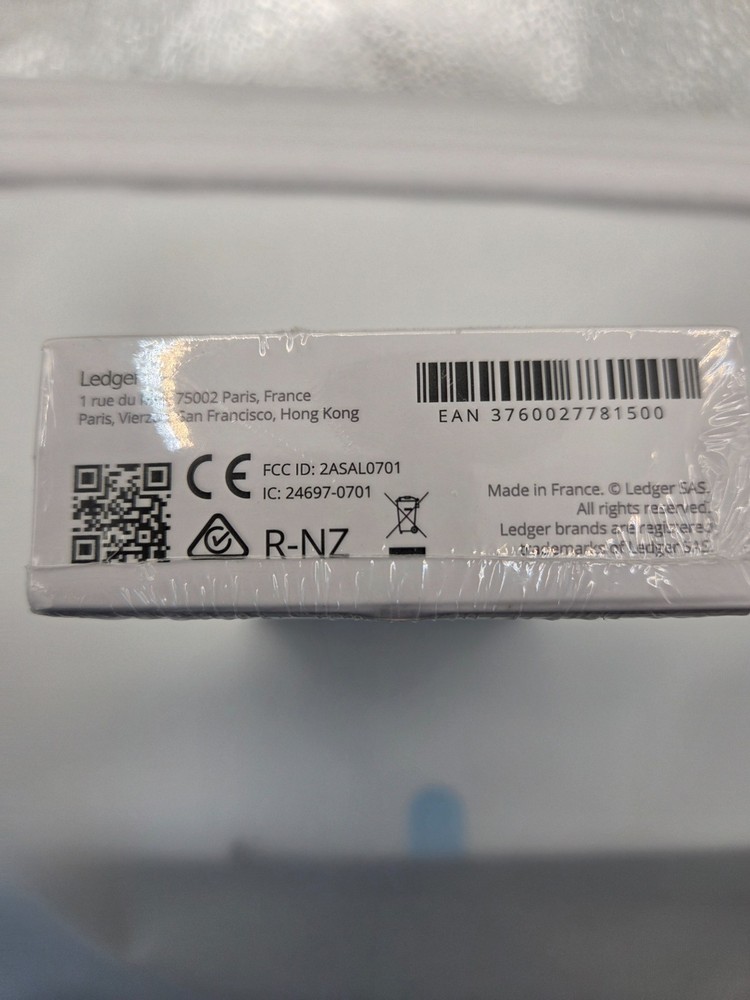 Ledger Nano X - Crypto Hardware Wallet - Bluetooth Compatible - New/Sealed