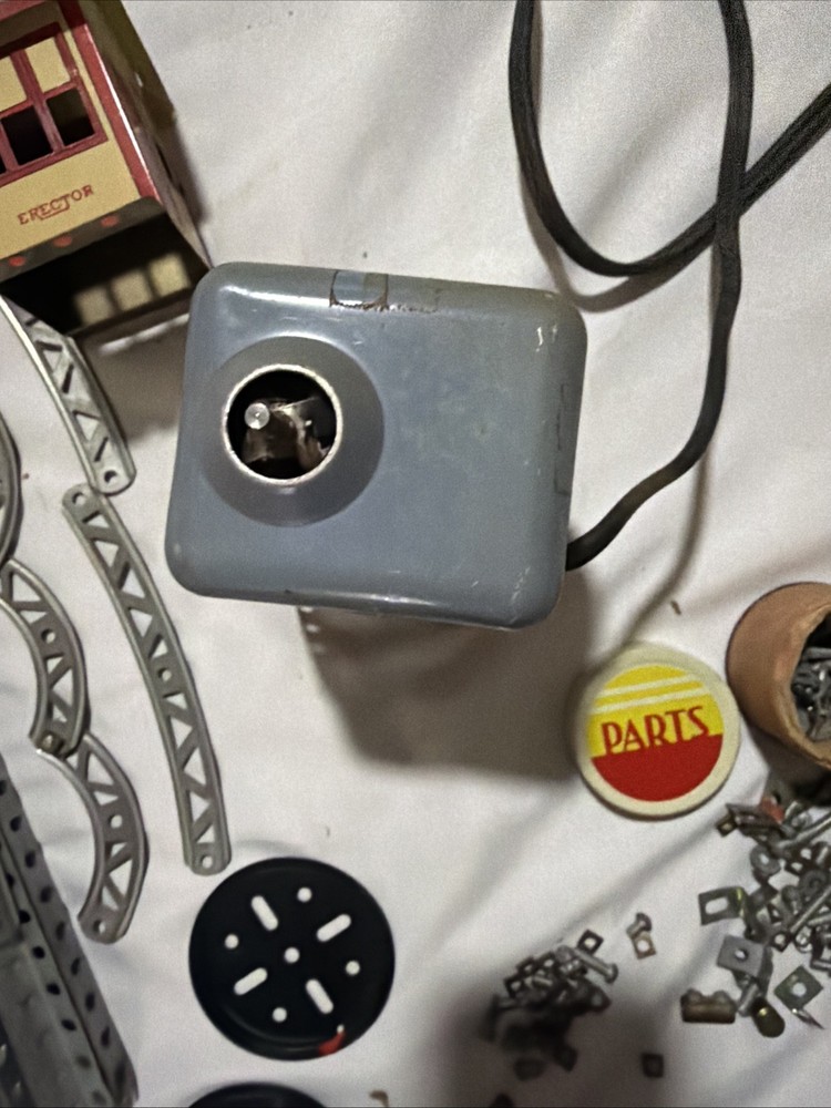 AC Gilbert Erector Set With Working A-47 Electric Motor