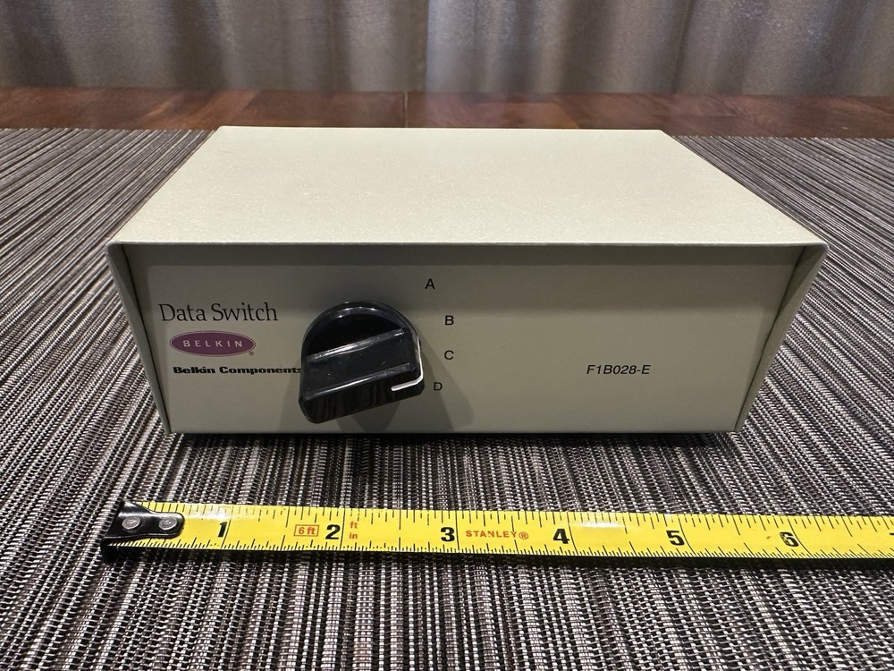 Belkin Data Switch F1B028-E 4 Port 25-Pin