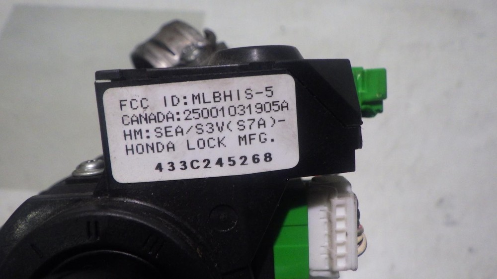 05 HONDA CR-V Ignition W/Key