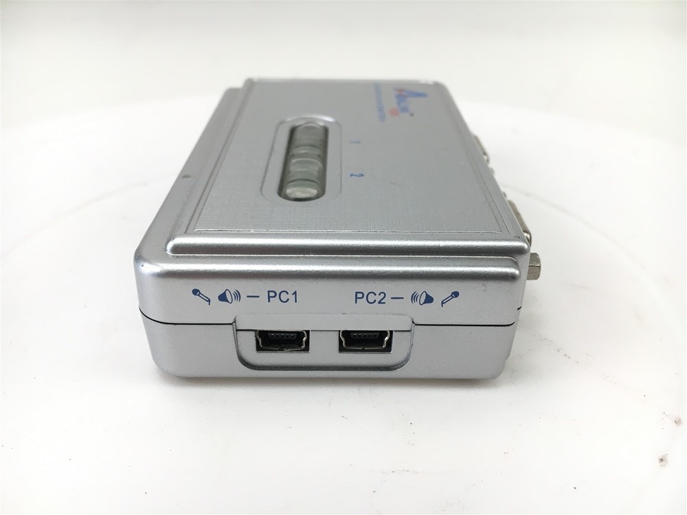 Airlink 101 2-Port Slim KVM Switch with KVM Cable