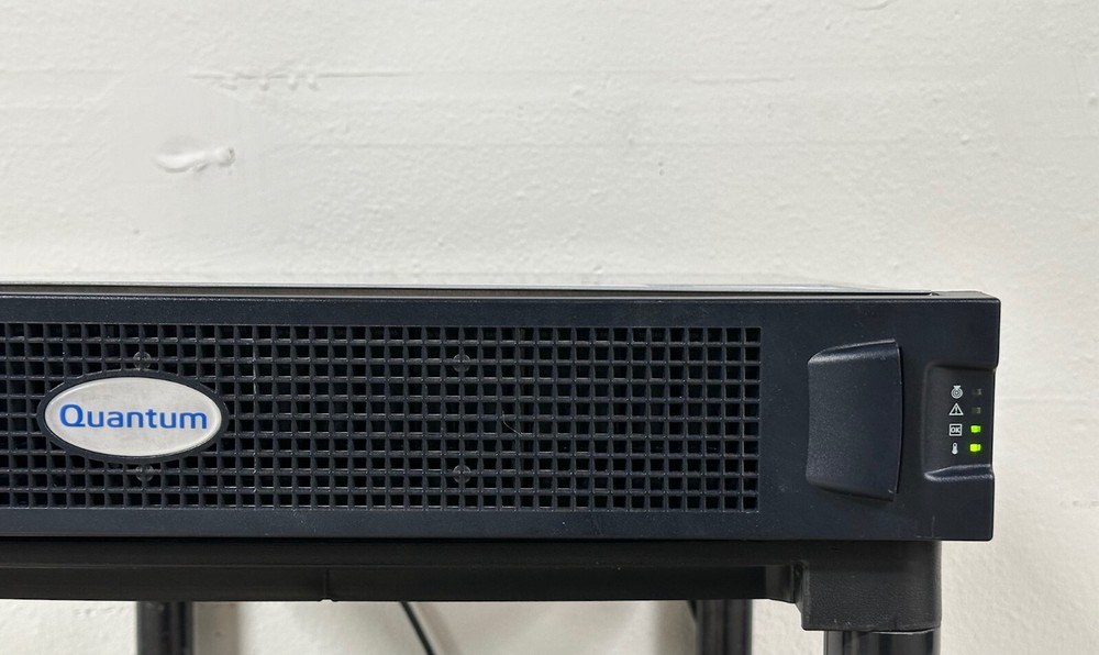 Quantum 24-bay SAS disk array w/ Dual Dot Hill 1-04920-01