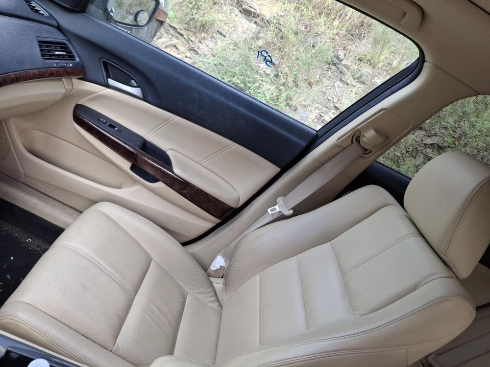 2010 Honda Crosstour Used Upper Dash Display Screen, No Anti-Theft Code