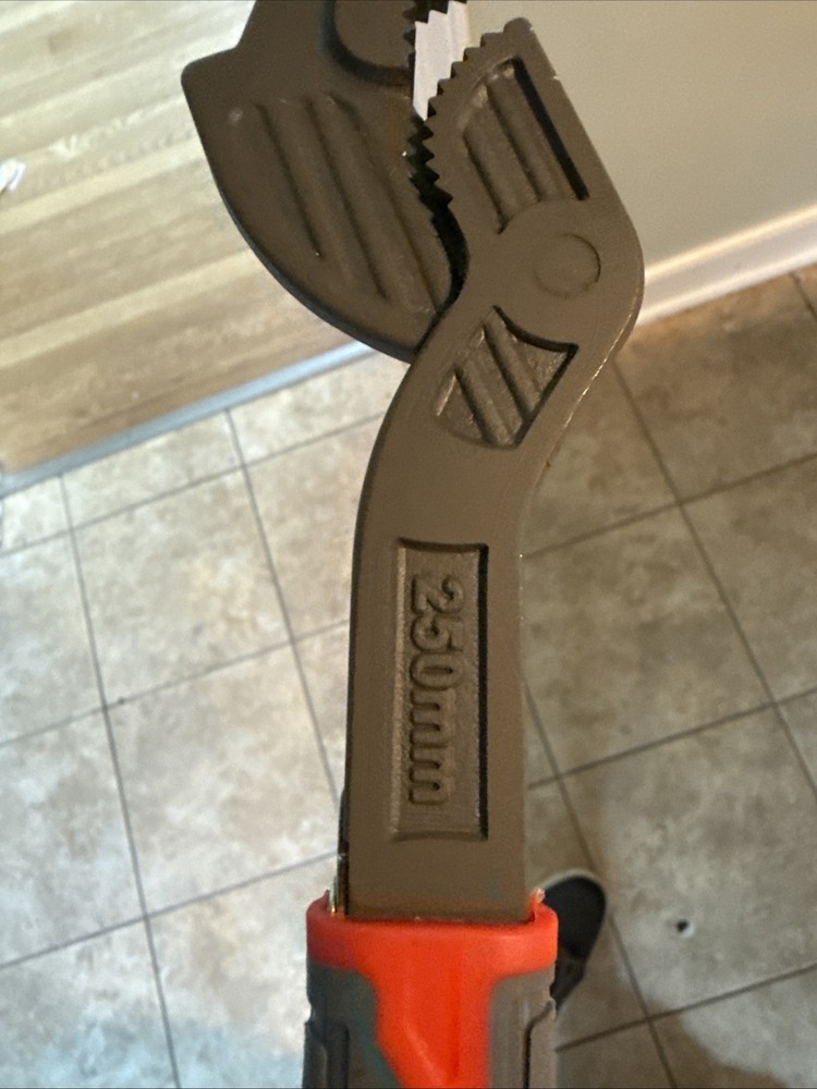 Multifunctional Self-Locking Pipe Wrench Tool, Hand Manual 10"