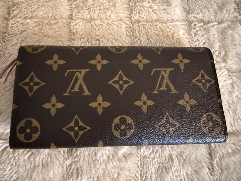 Louis Vuitton Monogram wallet