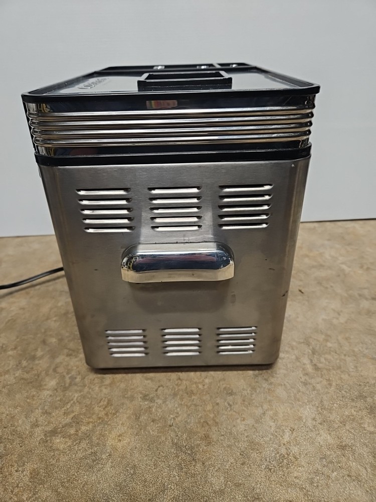 CUISINART CBK-200 Bread Maker 2-Pound Programmable Stainless Steel