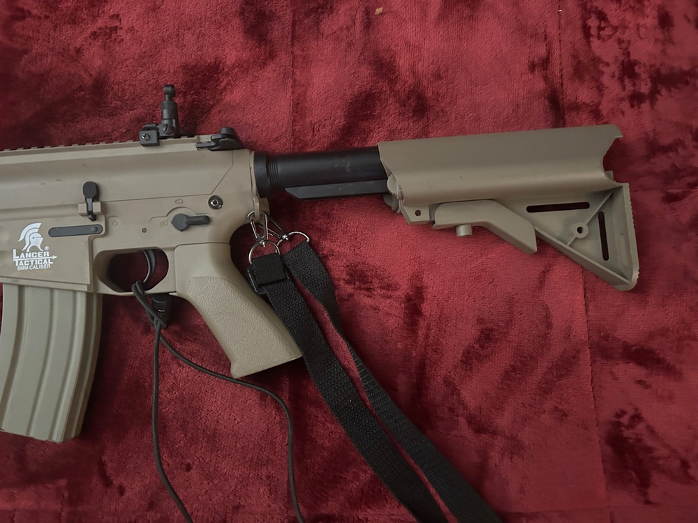 Lancer Tactical airsoft gun electric