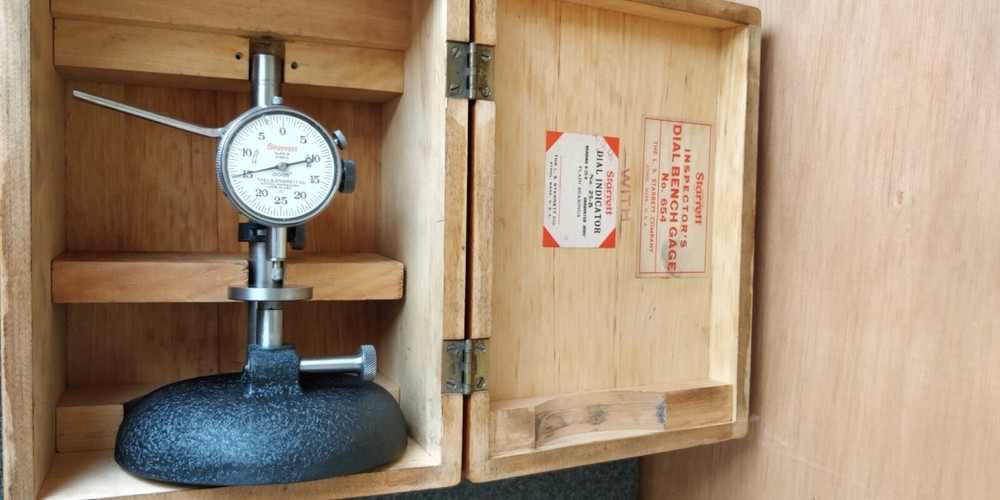 SUPERB Starrett 654 Comparator Stand w/ Dial Indicator 25-B Inspector Bench