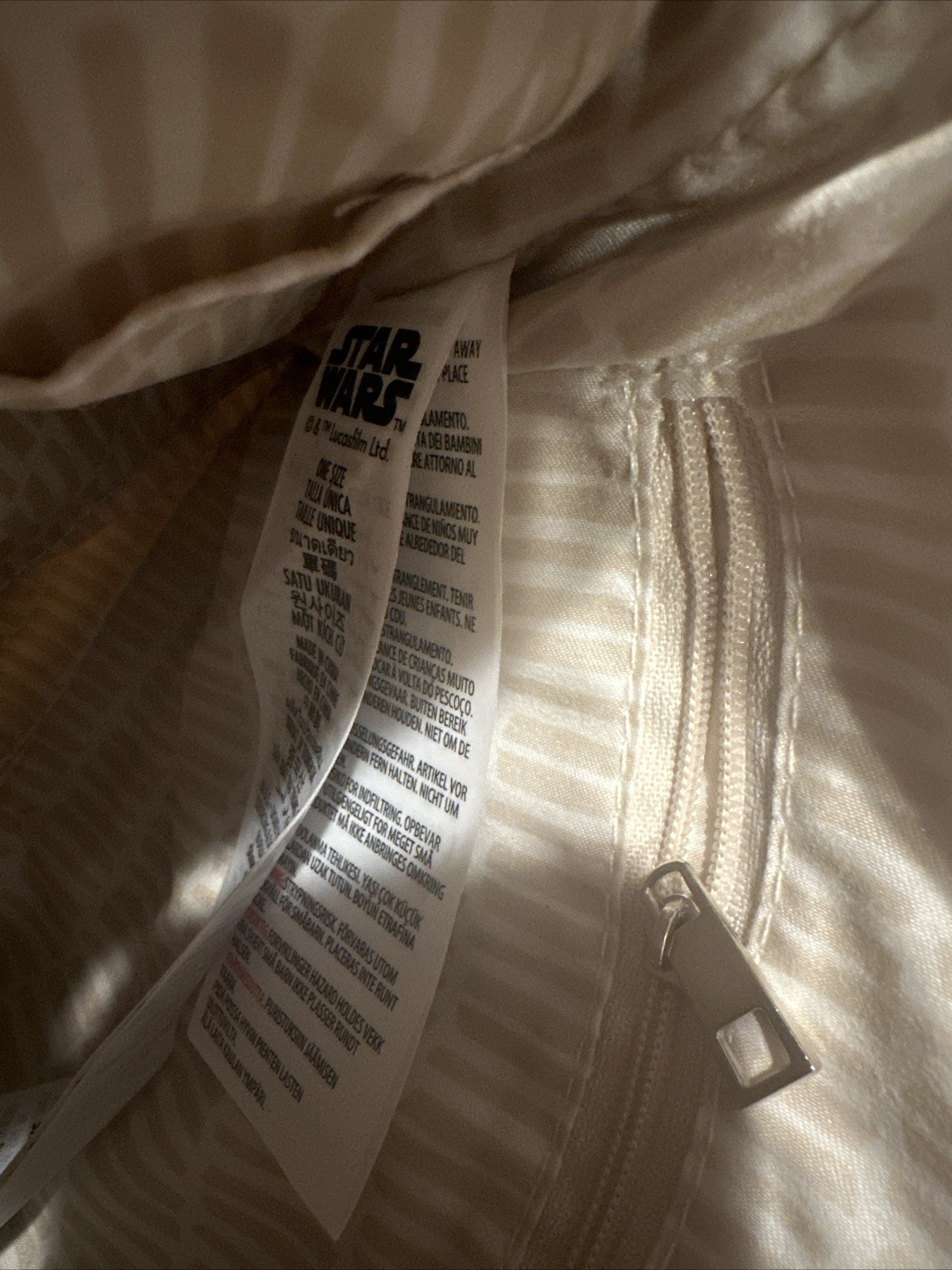 New Disney Parks 2023 Star Wars Grogu Crossbody Bag with Coin Purse White