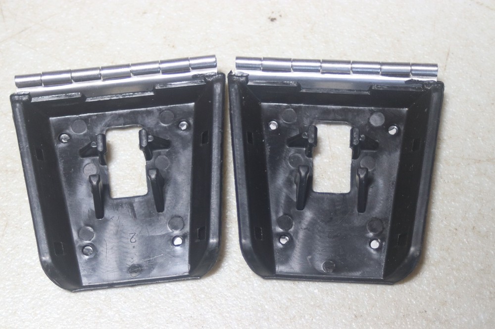 Igloo Hybird Plastic & Stainless Lockable Cooler Latch Set