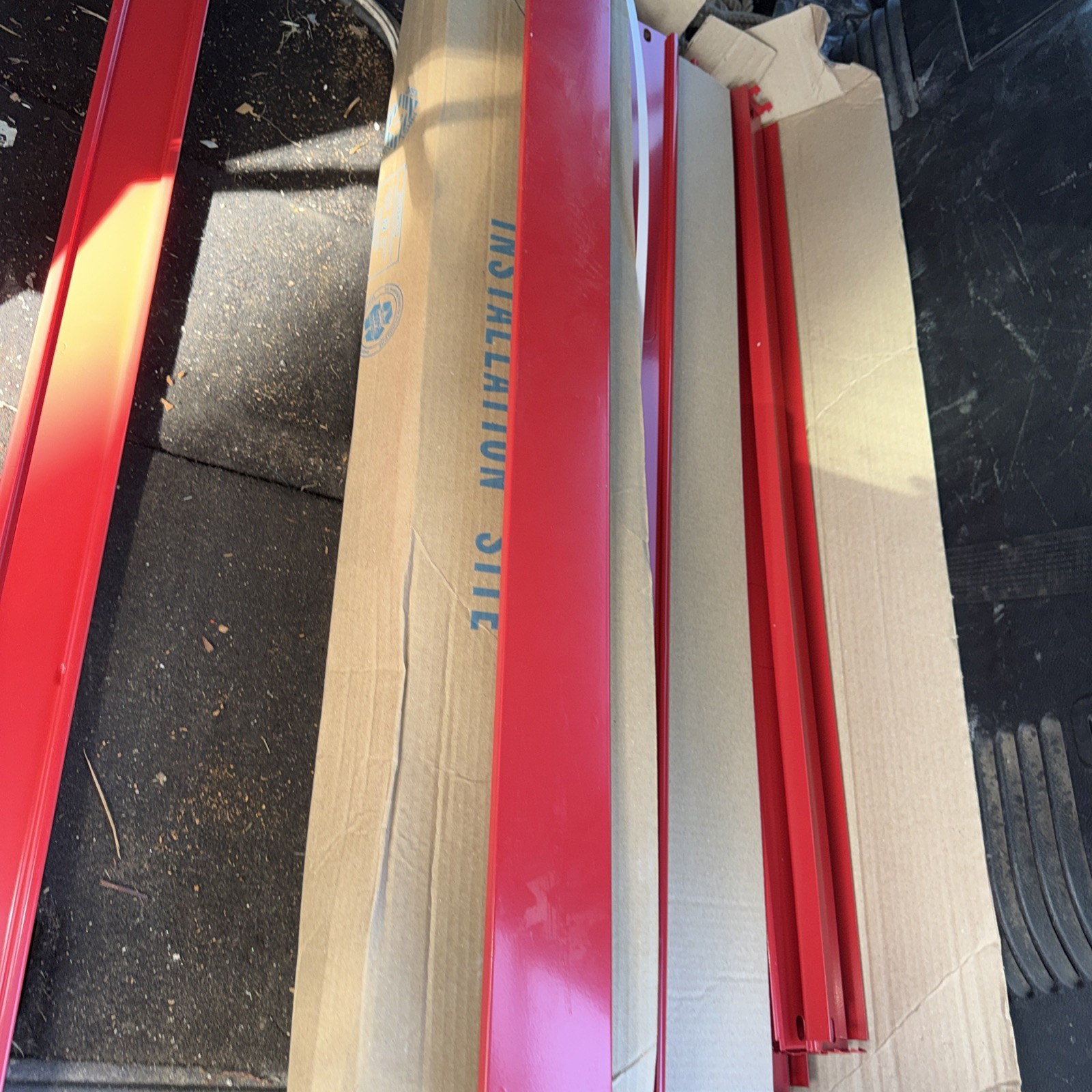 lazier ort3e.red Gondola Center/ Middle Rail red with Center Punched NeW