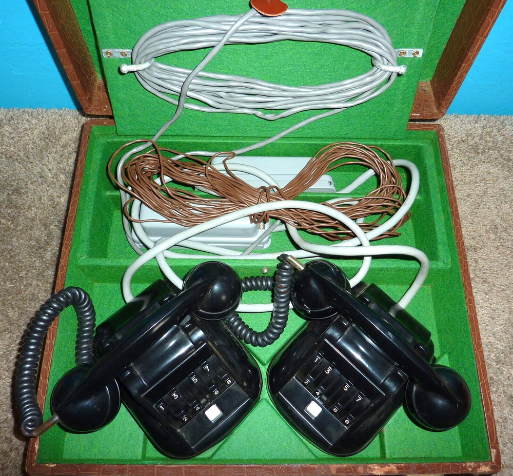 Vesco All Master Telephone Intercom System Excell Cosmetic Cond w/Carry Case