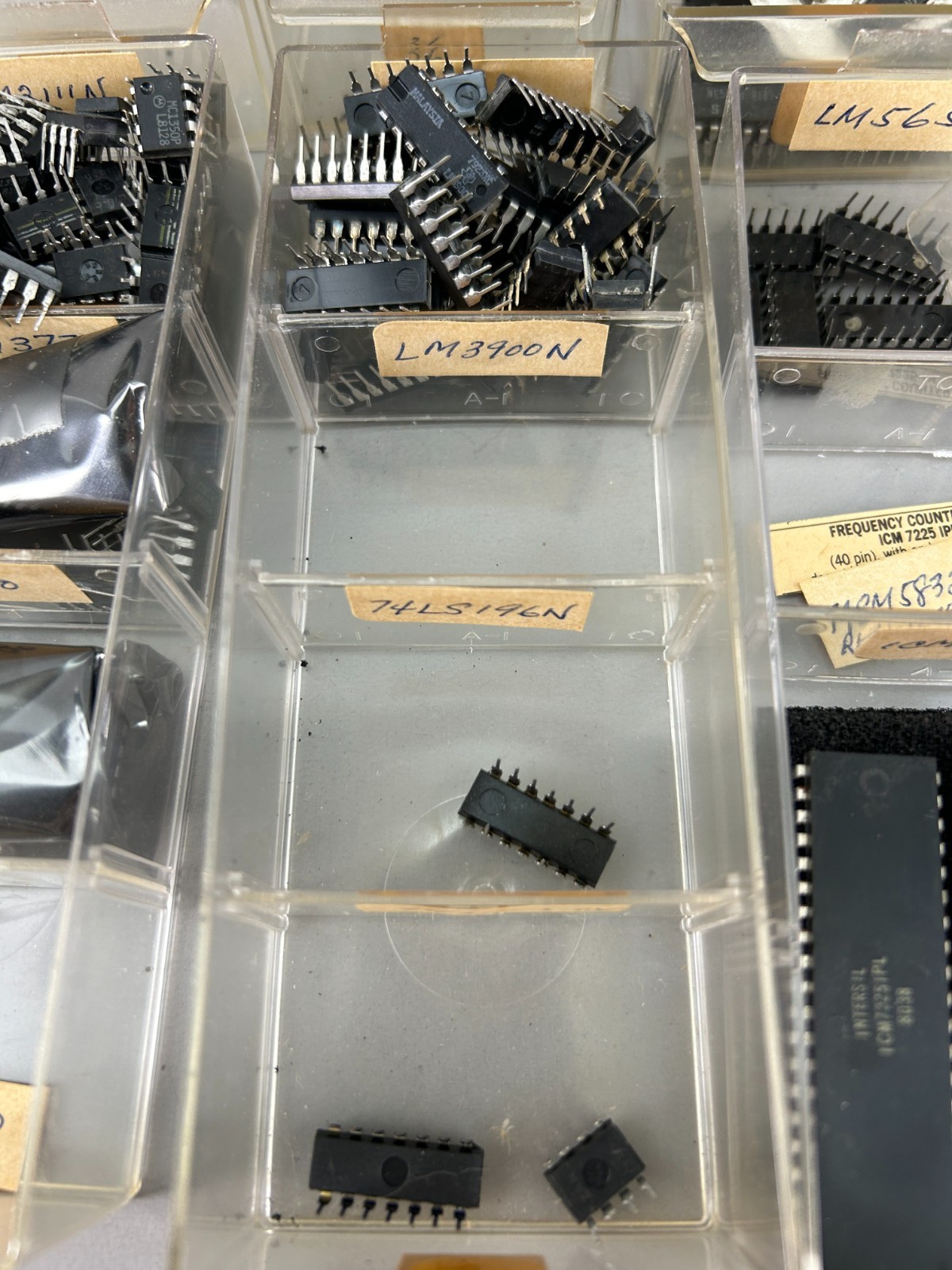 Vintage Integrated Circuits IC Lot Electronics Radio Repair New Old Stock