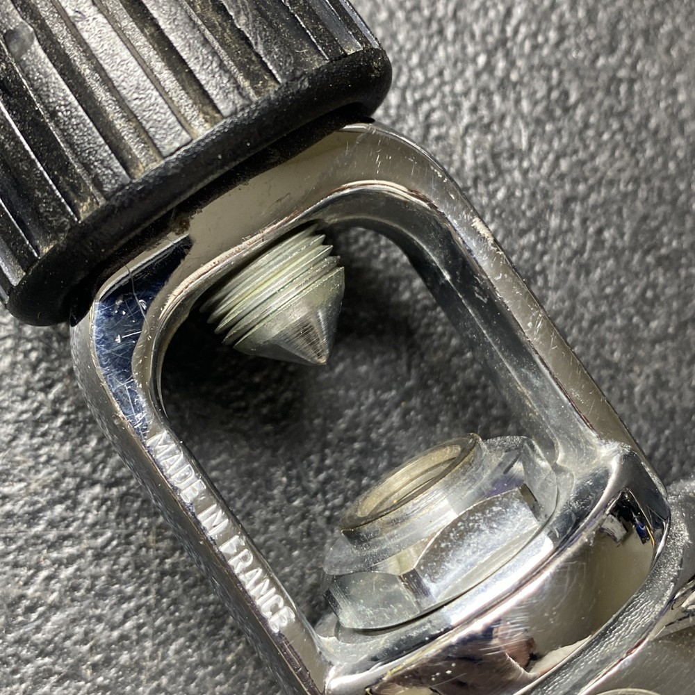 US DIVERS REGULATOR YOKE FOR SCUBA DIVING U.S. DIVERS