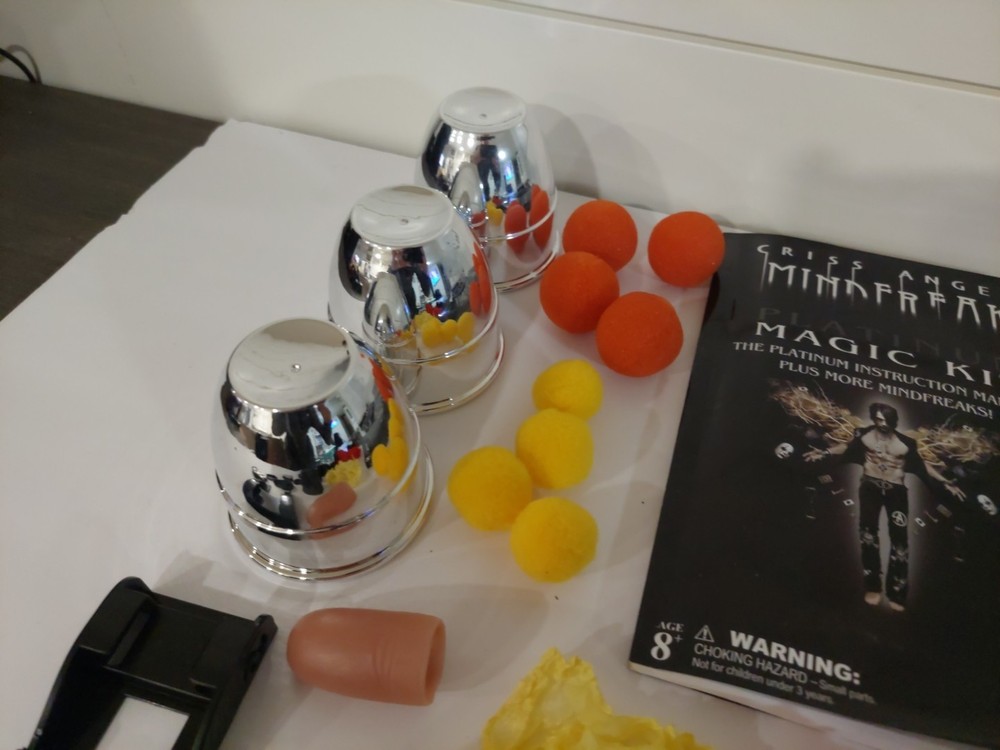 Chris Angel Mindfreak Platinum Magic Kit (Over 350 Mindfreak Magic Tricks) 2009