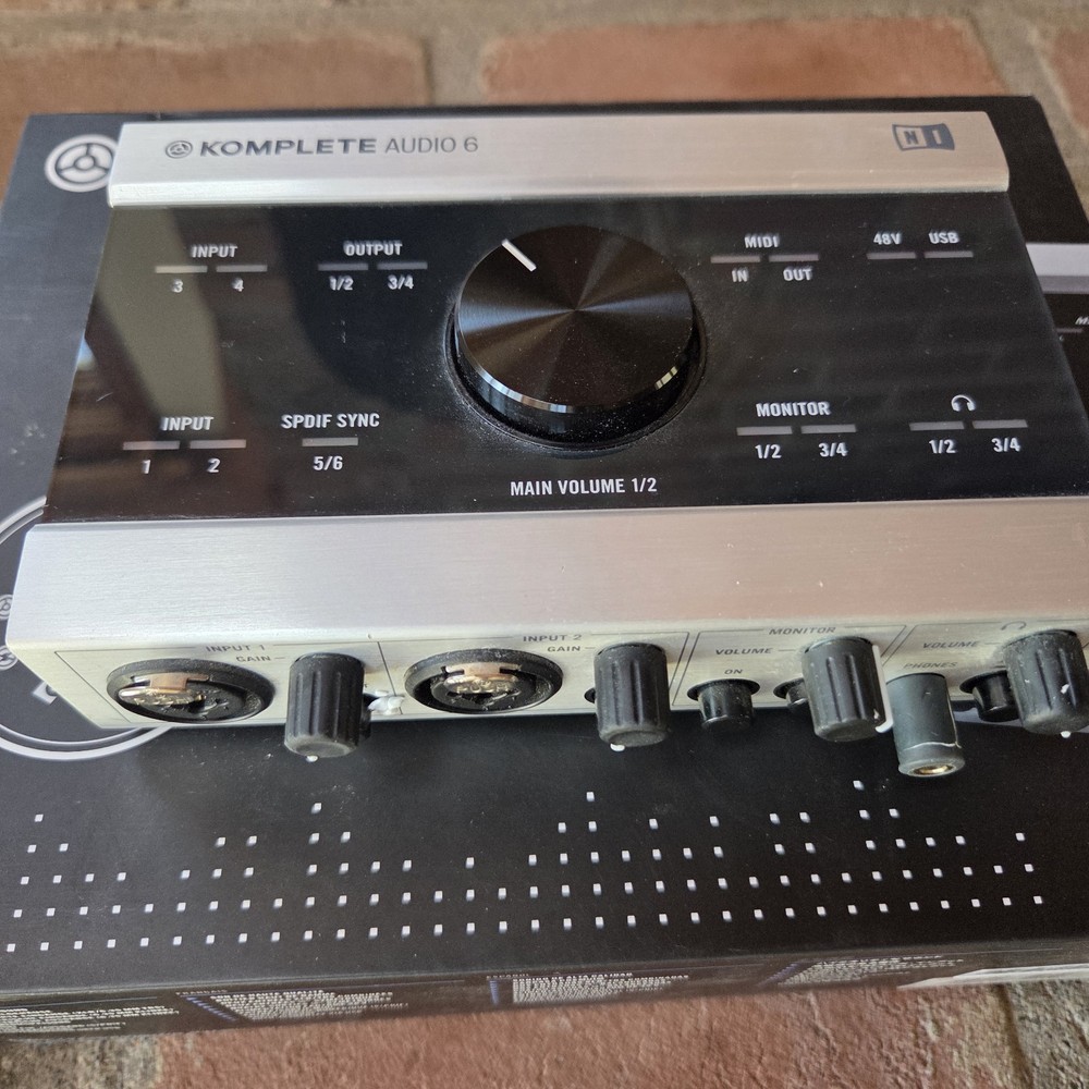 Native Instruments Komplete Audio 6 USB Audio Interface w/ Box Manual Tested