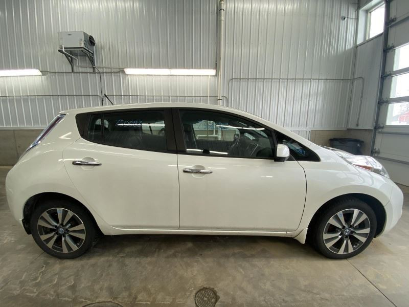 Camera/Projector Surround View Camera Front Fits 13-17 LEAF 851417