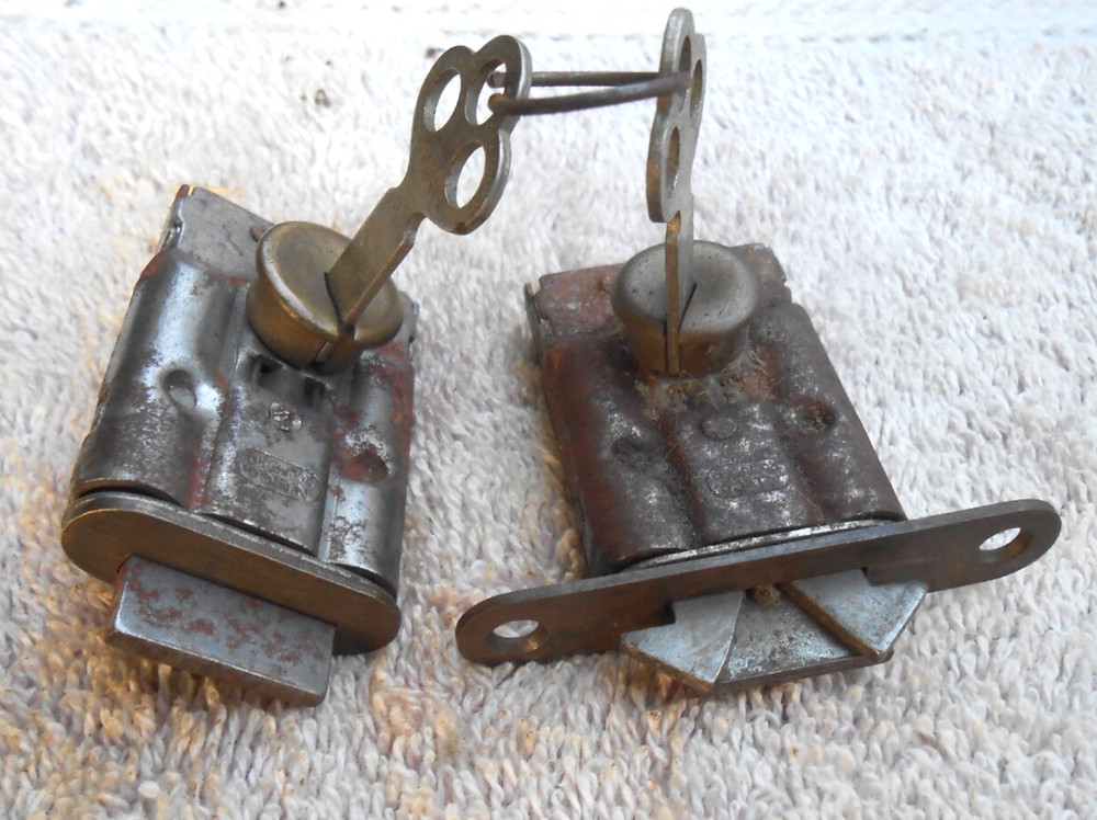 2 different Vtg ROCKFORD Locks With 2 same keys