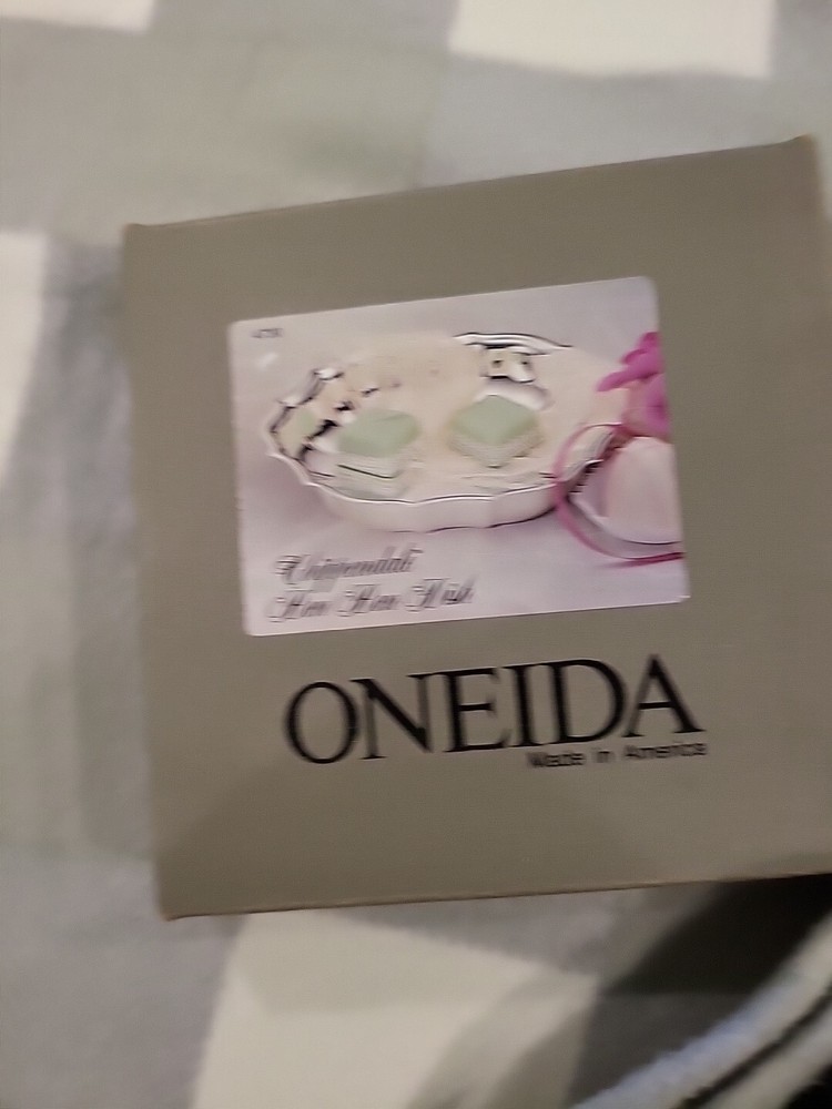 ONEIDA STAINLESS BON BON & MINT DISH USED