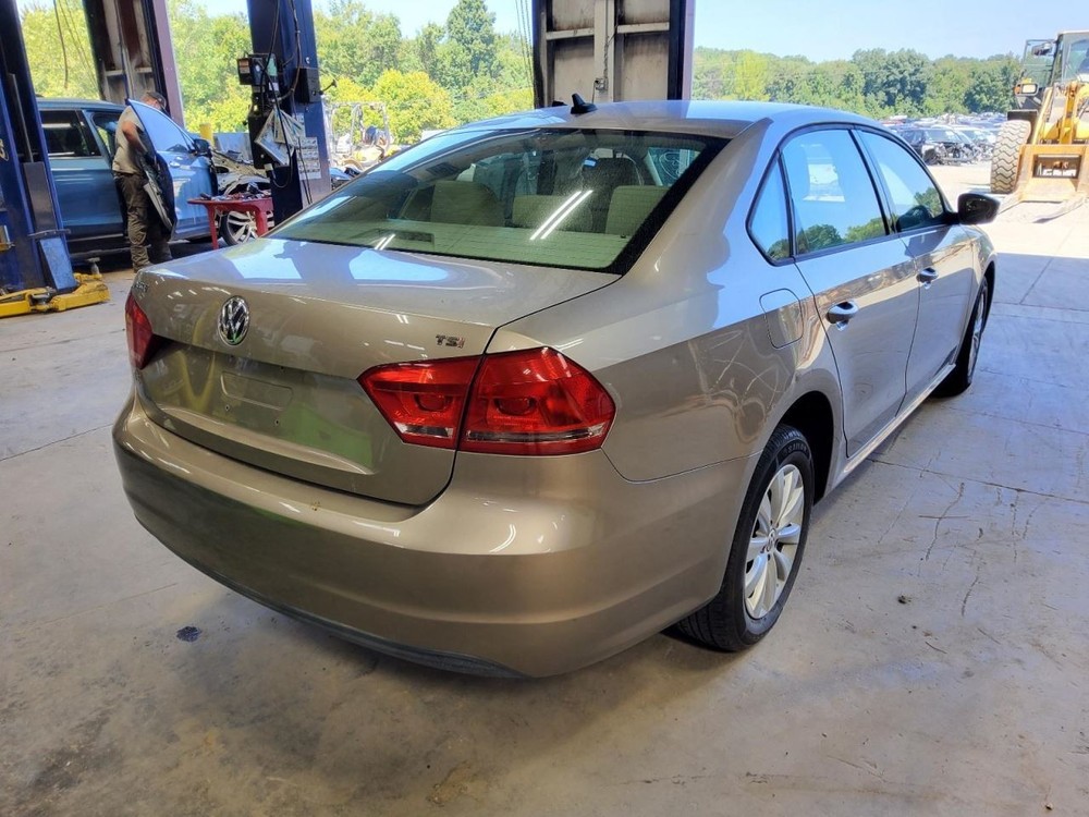 PASSAT    2015 Battery Tray 485737