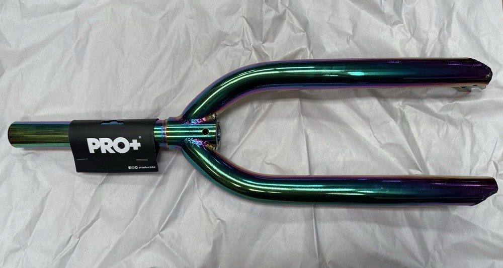 20 In THREADLESS PRO BMX FORK 1-1/8Inch NEO CHROME