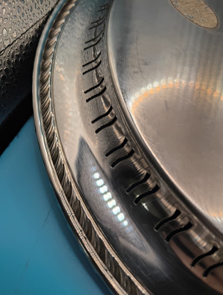 WM ROGERS SILVER PLATE 170 Scrolls Flowers 12" Round Beverage Serving Tray