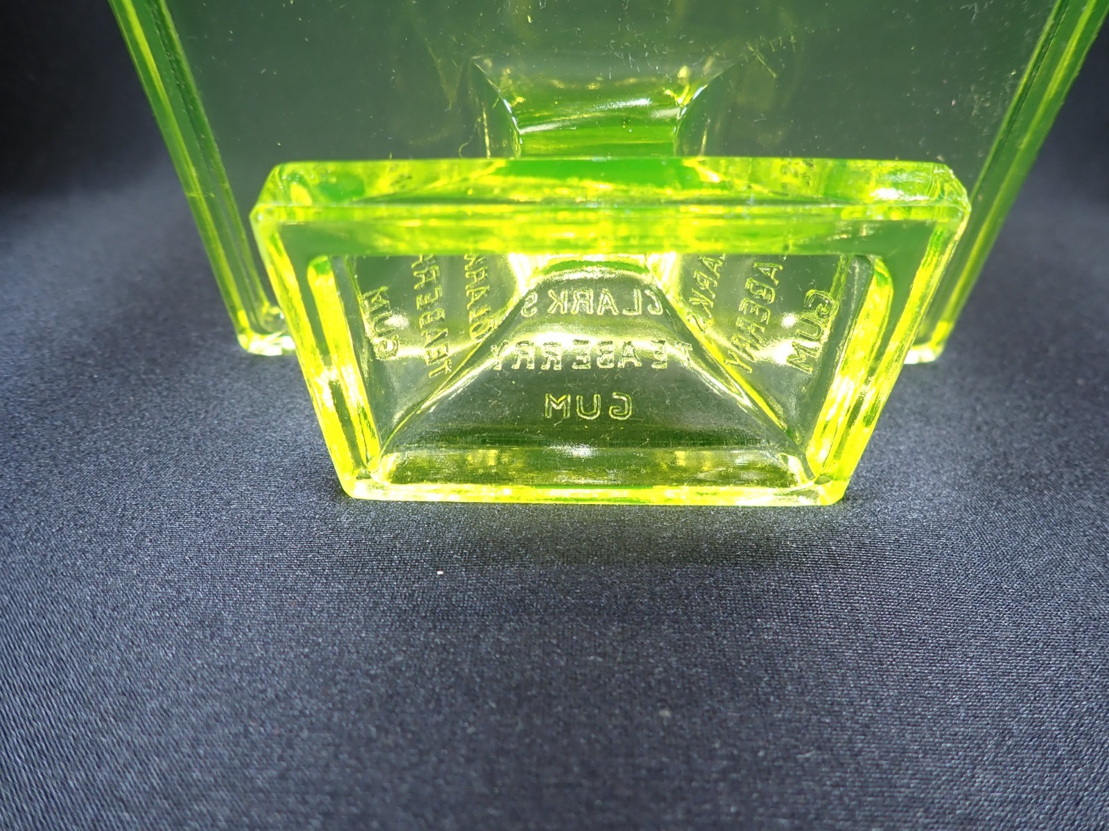 Vintage Clark's Teaberry Gum Vaseline Glass Stand Pedestal Display Excellent