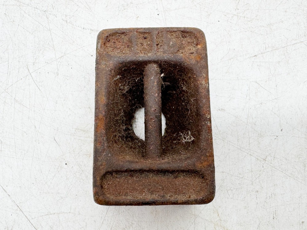 ANTIQUE 1 LB CAST IRON RECTANGULAR BLOCK SCALE WEIGHT
