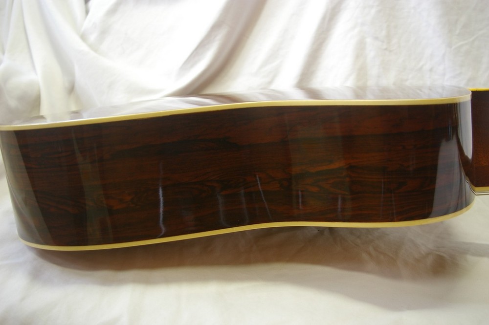 Favilla Guitars Aquila